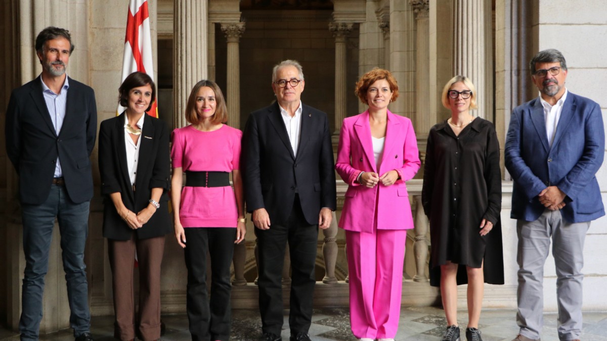 Barcelona gasta tres millones en una ‘casa de influencers’ para salvar el catalán en las redes
