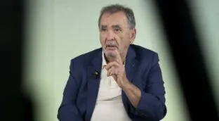 VÍDEO | Entrevista a Alejandro Cercas: «Si el PSOE no cambia, vamos al desastre nacional»