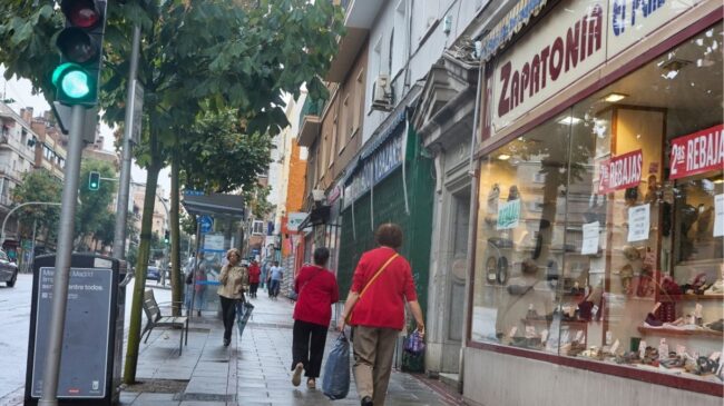 El comercio minorista bajó un 0,4% en mayo y rompe una racha de casi dos años de alzas