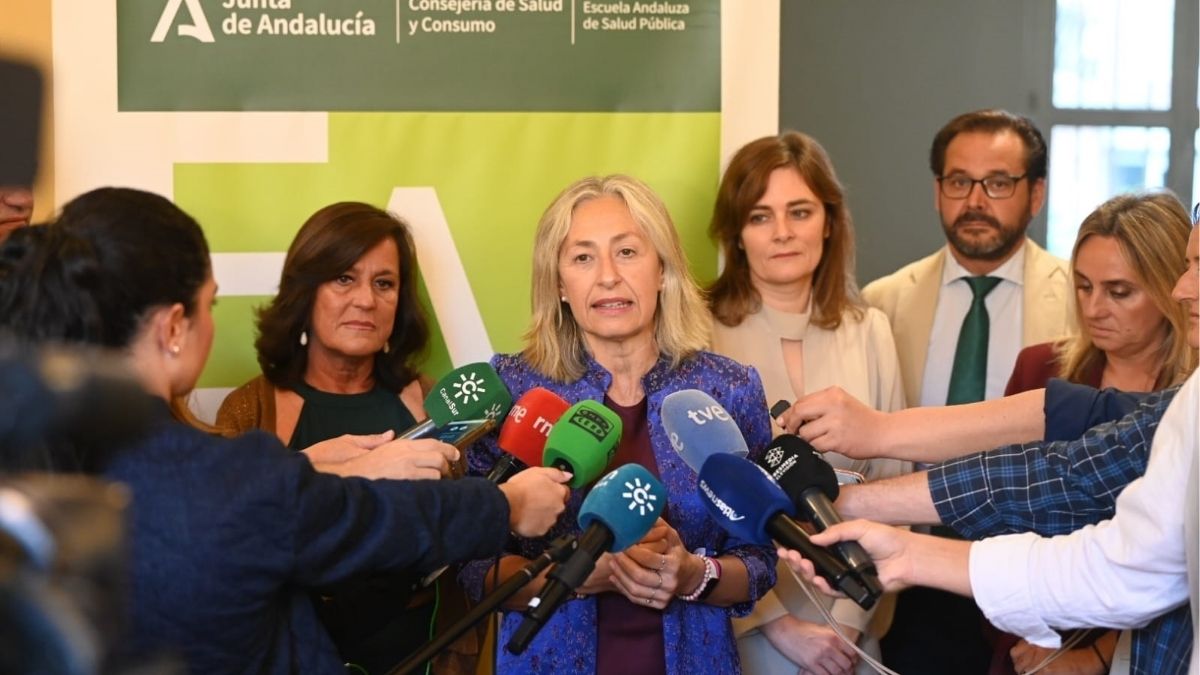 La consejera andaluza descarta dimitir por el cribado de cáncer: «Sería lo fácil»