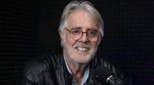 VÍDEO | Fuera de micrófono con Siro López: «Hay más corrupción en política que en el deporte porque se maneja más dinero»