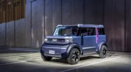 Dacia redefine su estrategia «esencial pero molona» y la traslada a la movilidad del futuro