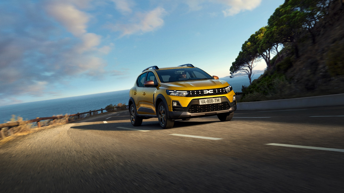 Dacia planta cara a la ofensiva china con una andanada de novedades asequibles