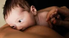 Demuestran los beneficios del contacto piel con piel en recién nacidos