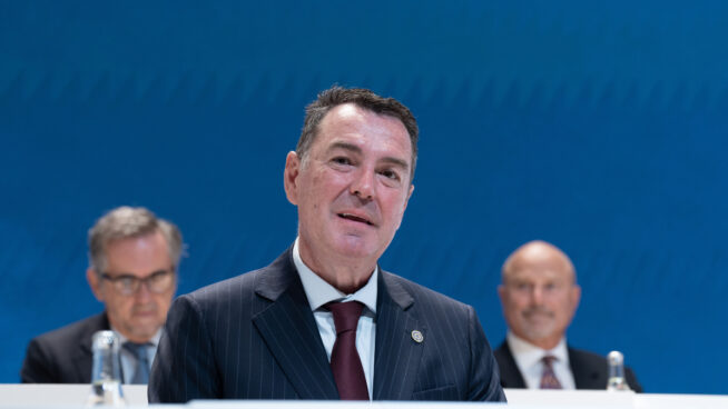 El fondo de inversión londinense Kintbury eleva su apuesta bajista en Grifols