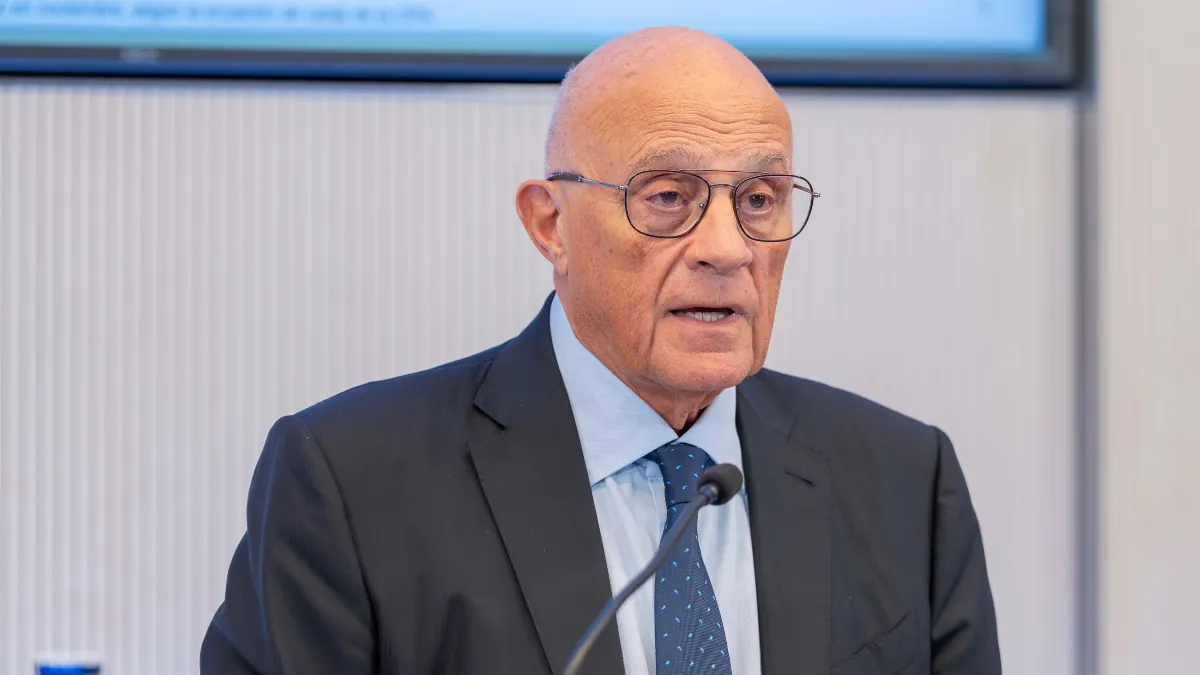 Oliu (Sabadell) no sabe quién se ha sorprendido más por la opa, si él o Torres (BBVA)
