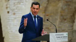 Moreno avanza relevos en Salud por la crisis de los cribados: «En Andalucía somos distintos»