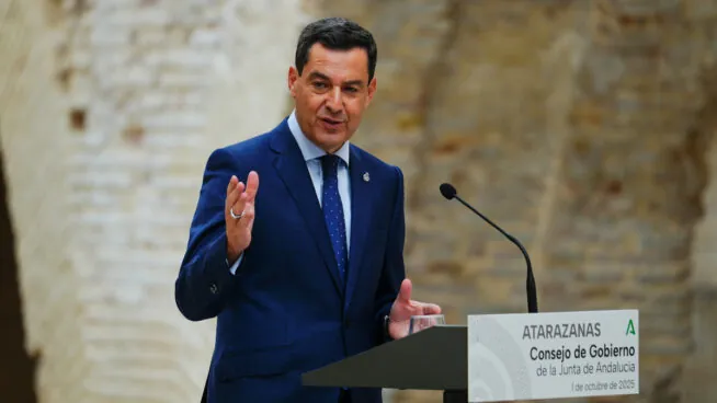 Moreno avanza relevos en Salud por la crisis de los cribados: «En Andalucía somos distintos»