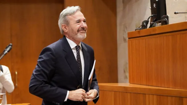 Azcón culpa del «riesgo de bloqueo político» en Aragón a una «pinza» de PSOE y Vox