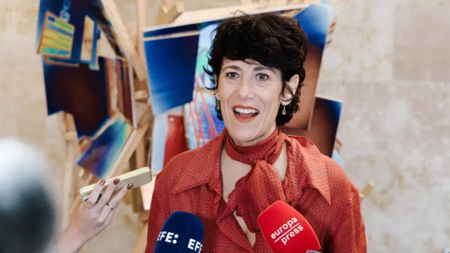 Elma Saiz, nueva portavoz del Gobierno, y Milagros Tolón, ministra de Educación