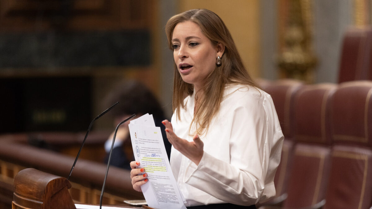 El PP acorrala al Gobierno con las pulseras antimaltrato: 138 peticiones de explicación