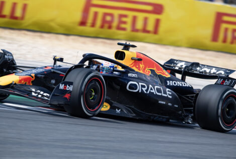 Verstappen gana el primer asalto y Alonso sorprende en Austin