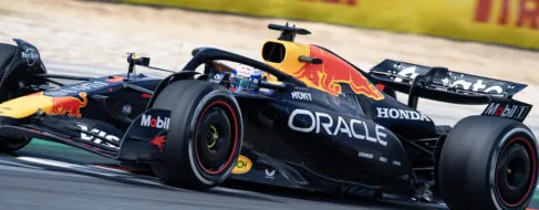 Verstappen gana el primer asalto y Alonso sorprende en Austin