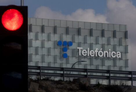 Telefónica reducirá el dividendo en su plan estratégico y cae un 2% en bolsa