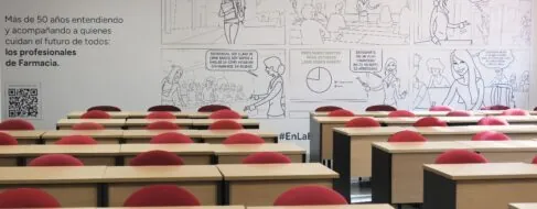 El CEU y CBNK llevan la educación financiera en salud a la Facultad de Farmacia