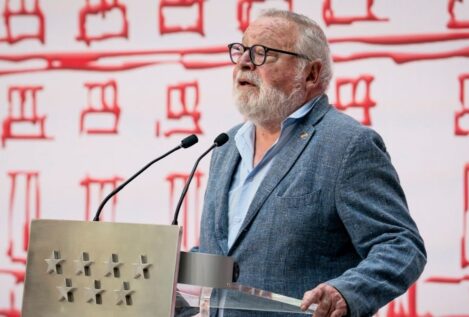 Savater denuncia que García Montero es un «mandado» de Moncloa para «colonizar» la RAE
