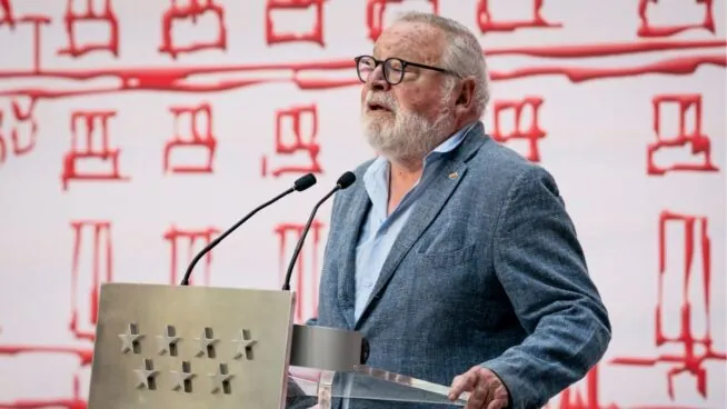 Savater denuncia que García Montero es un «mandado» de Moncloa para «colonizar» la RAE