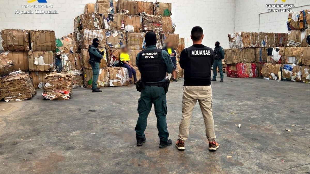 Intervenidas en Granada 3,2 toneladas de hachís ocultas entre cartones reciclados