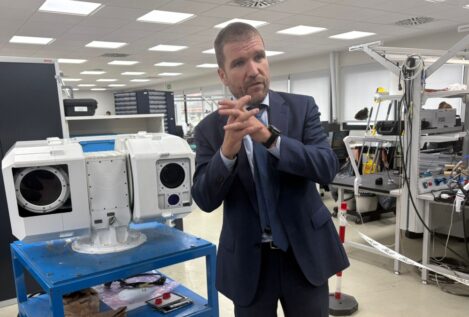 Javier Escribano prevé una fusión con Indra en un mes y niega conflicto de intereses