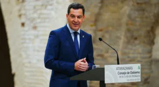 La batalla en Andalucía: el PP admite que puede perder la mayoría absoluta y Vox «se ve fuerte»