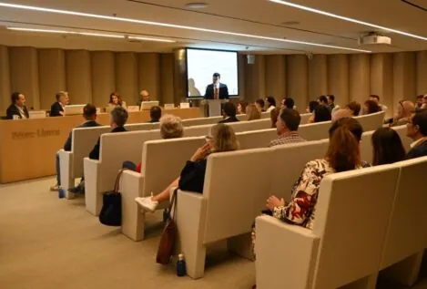 Krisalidas, la plataforma que impulsa el talento sénior, se presenta en Pérez-Llorca