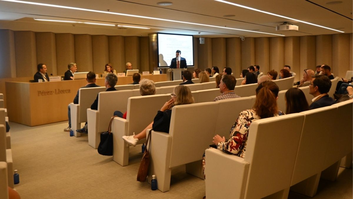 Krisalidas, la plataforma que impulsa el talento sénior, se presenta en Pérez-Llorca