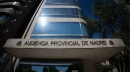 El juez mantiene en libertad al policía que mató por asfixia a un magrebí en Torrejón