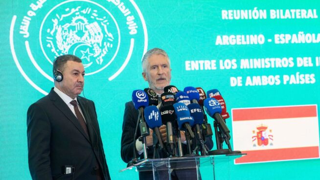 El Gobierno intenta arreglar con una destitución la crisis de los visados con Argelia