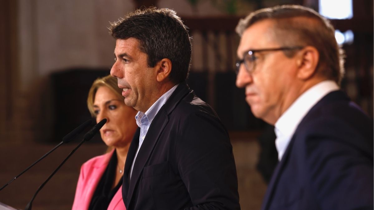 Mazón anuncia nuevas ayudas por la dana para material escolar y familias