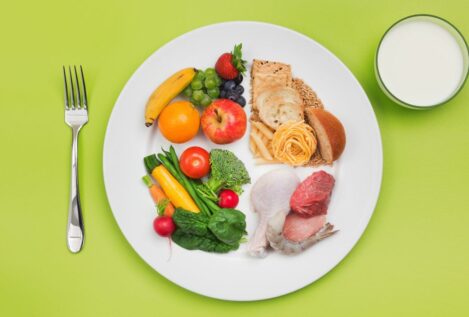 Raquel Monedero, nutricionista: «Cada alimento del método del plato cumple un valor nutricional»