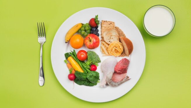 Raquel Monedero, nutricionista: «Cada alimento del método del plato cumple un valor nutricional»