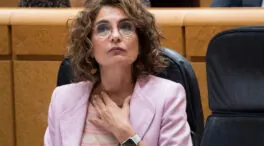 Montero se inventa cuatro reuniones con su equipo  para evitar comparecer en el Senado
