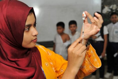 La OMS alerta de que 450.000 bebés no fueron vacunados contra la polio en Europa en 2024