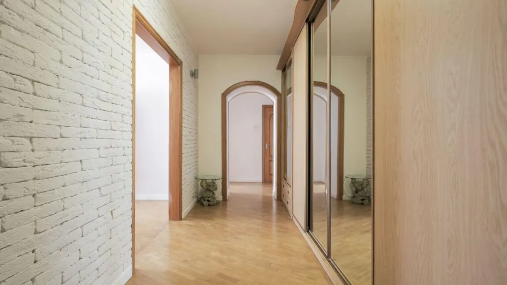 Interior de un piso. Canva