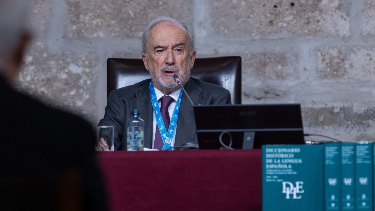 La RAE presenta en Perú la primera edición física del Diccionario Histórico de la Lengua