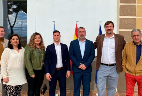 El PP rompe un gobierno porque un edil de Vox puso banderas españolas en edificios públicos