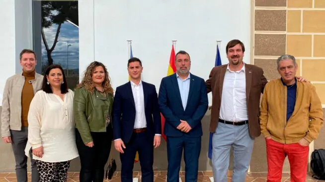 El PP rompe un gobierno porque un edil de Vox puso banderas españolas en edificios públicos