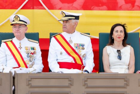 Robles deja por primera vez sin general médico al cuartel general de la Armada