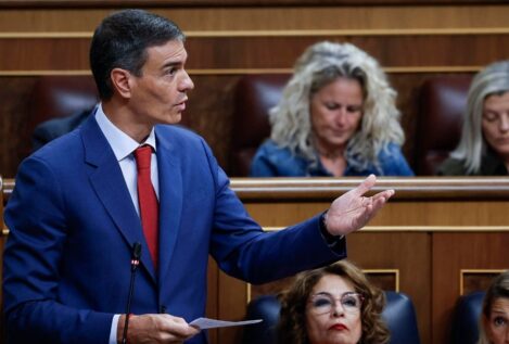 Sánchez acusa al PP de fomentar la sanidad privada tras fallos de los cribados de cáncer