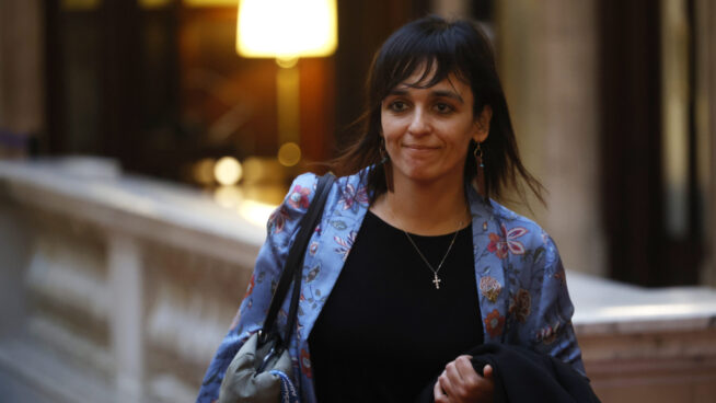 Junts denunciará por delito de odio un vídeo en el que Orriols pisa el cadáver de Puigdemont