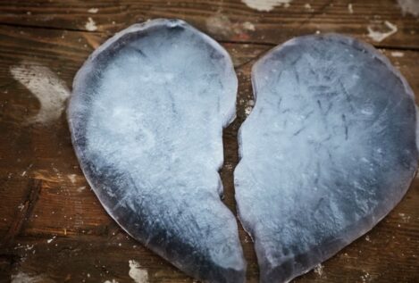 Síndrome del corazón congelado: cuáles son las consecuencias en relaciones futuras