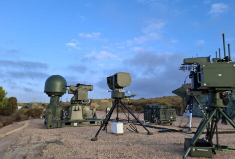 Indra exhibe su tecnología antidrones en unas maniobras del Ejército