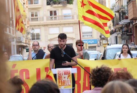 Grupos independentistas catalanes fletan autobuses para protestar contra Mazón