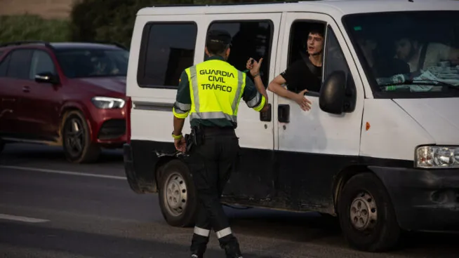 Cinco detenidos por presentarse con su coche al examen de recuperación de puntos