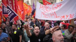 Un millar de trabajadores del metal protestan en Barcelona por un nuevo convenio