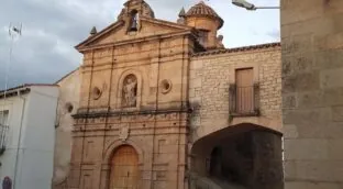 El pueblo de Cáceres junto a Portugal Bien de Interés Cultural e ideal para visitar en fin de semana