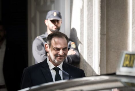 Ábalos ficha al exfiscal de la Audiencia Nacional Carlos Bautista como su nuevo abogado