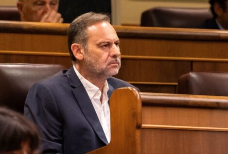 Ábalos defiende que los sobres del PSOE eran para reembolsar gastos y niega sobresueldos