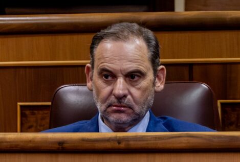 Leire Díez, sobre los «líos de faldas» de Ábalos: «Tiene un problema con su polla»