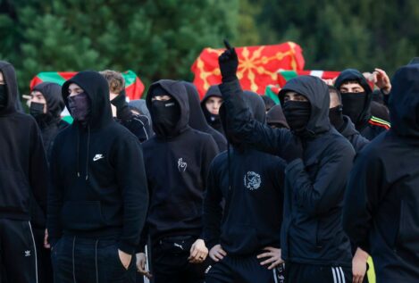 Alegría antifascista y aplauso sanchista